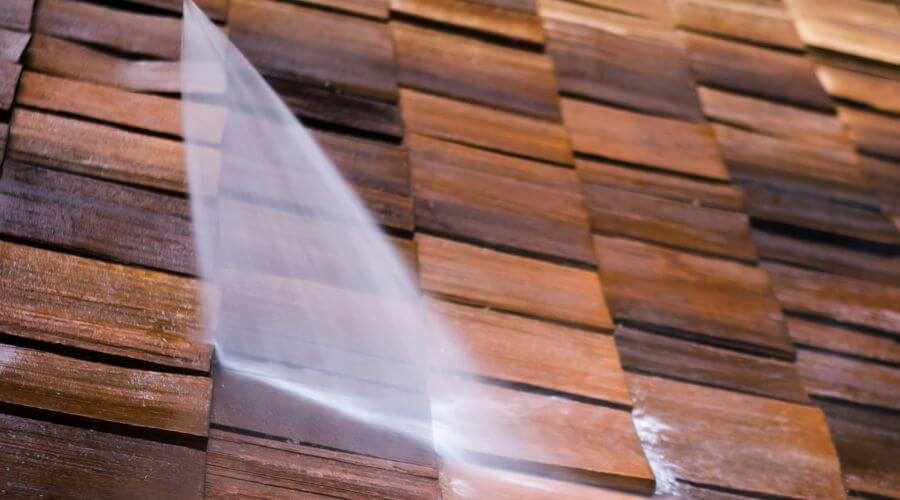 Professional gutter cleaning in Franklin Springs, GA